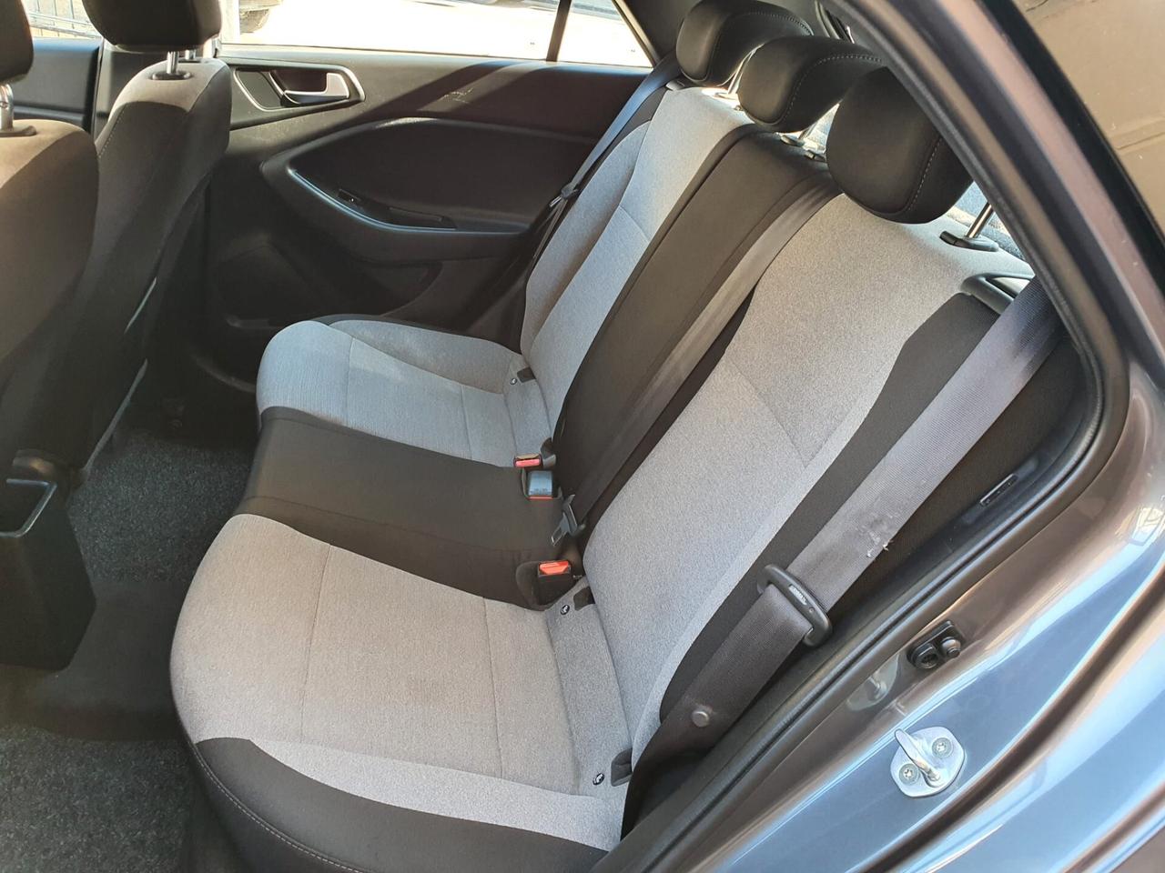 Hyundai i20 1.1 CRDi 12V /"73.000km!!!"