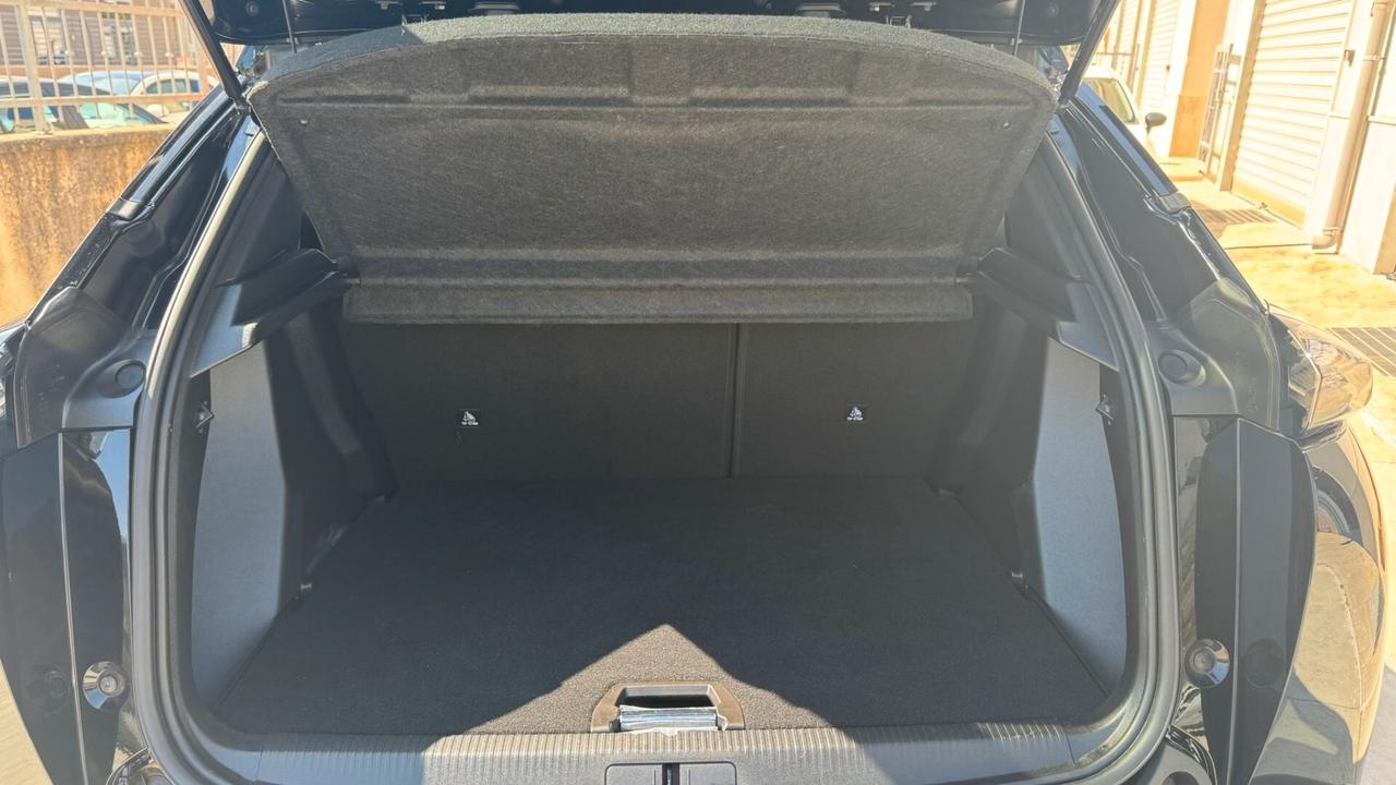 Peugeot 2008 BlueHDi 130 S&S EAT8 Allure