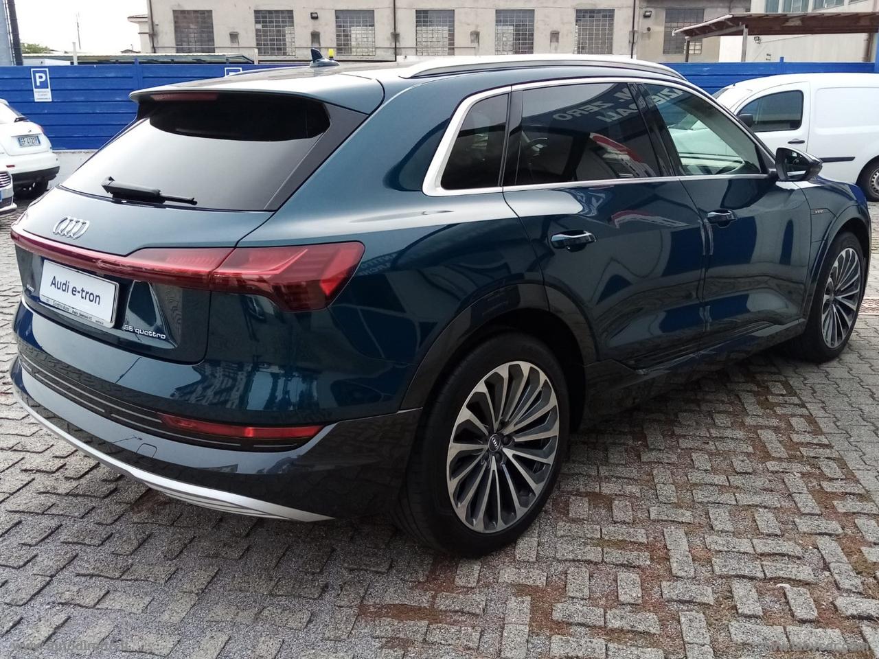 AUDI e-tron 55 quattro Advanced