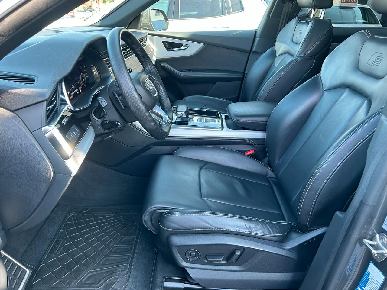 Audi Q8 50TDI 286CV Mhev quattro Tiptronic S-Line - PANORAMA