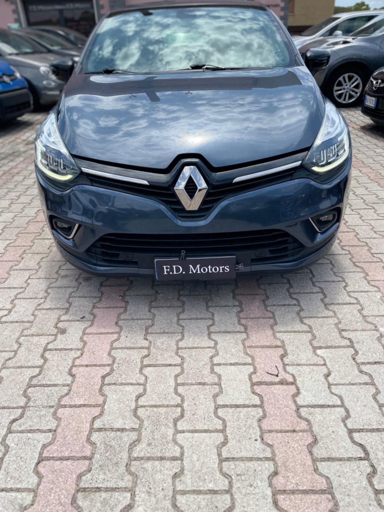 Renault Clio dCi 8V 90 CV 5 porte Moschino Intens