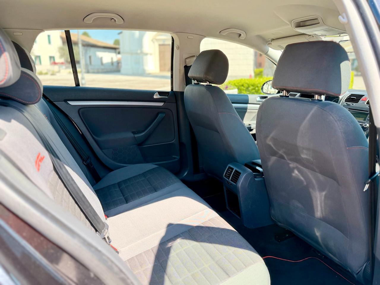 Volkswagen Golf Var. 1.9 TDI DPF Sportline