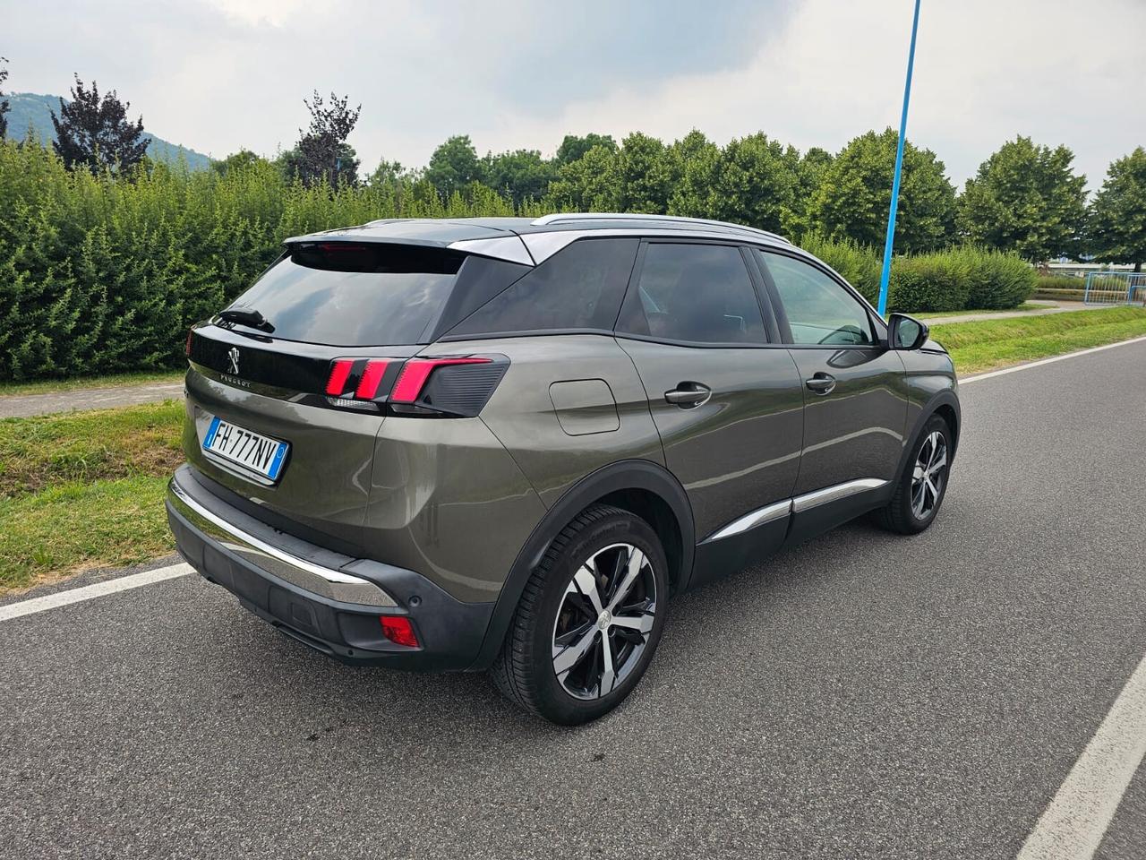 PEUGEOT 3008 1,6 BLUEHDI GT LINE – CAMBIO AUTOMATICO