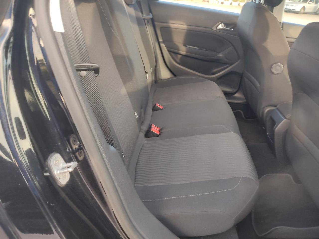 Peugeot 308 BlueHDi 100 S&S SW Business