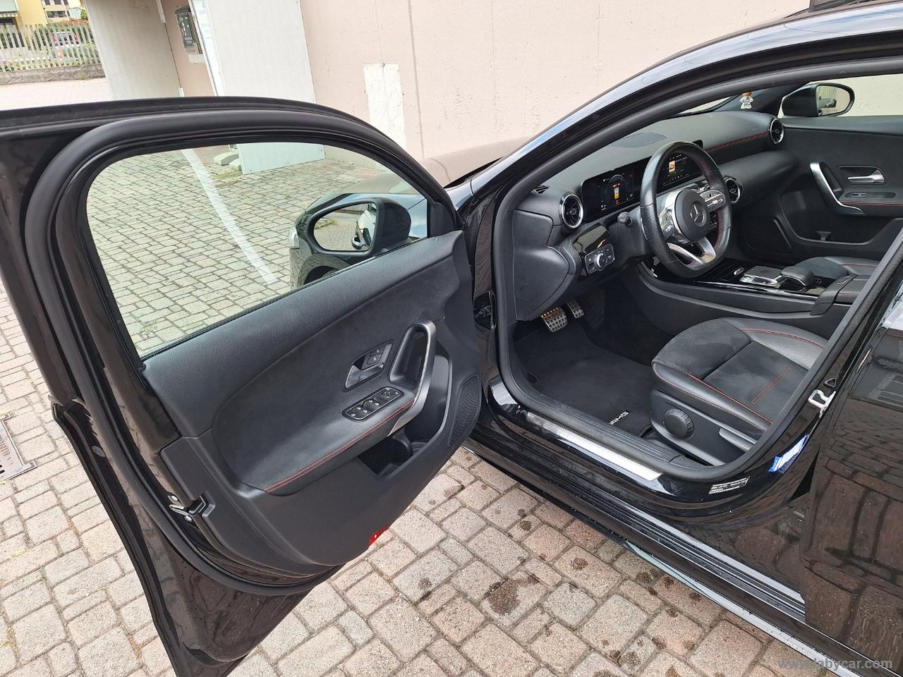 MERCEDES-BENZ A 180 d Automatic Premium AMG NIGHT TETTO
