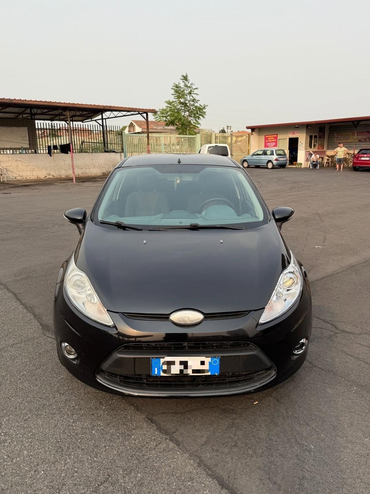 Ford Fiesta 1.4 TDCi 5p. Finanziabile senza busta paga !Basta essere censiti!