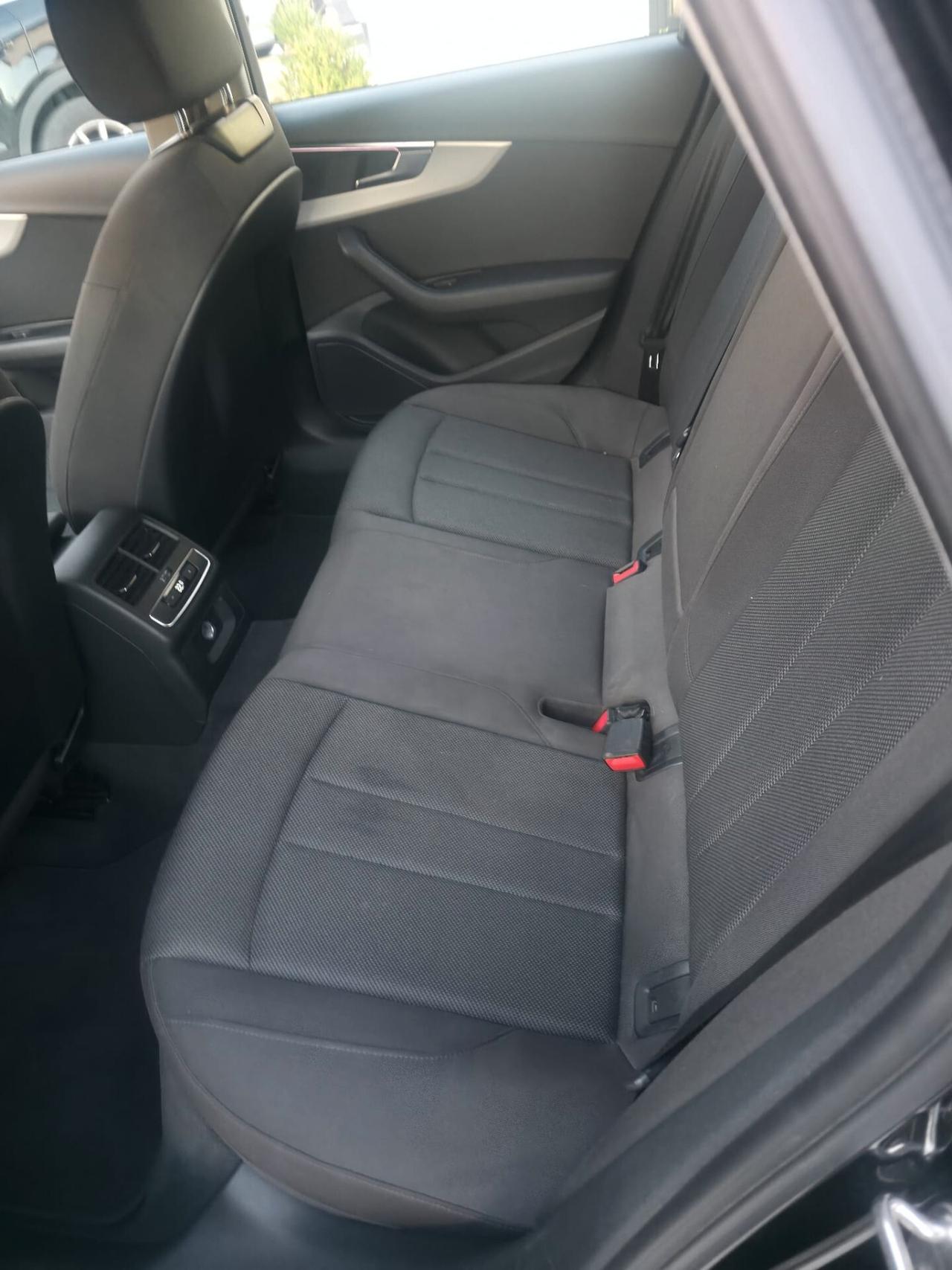 Audi A4 Avant 35 TDI/163 CV S tronic line edition