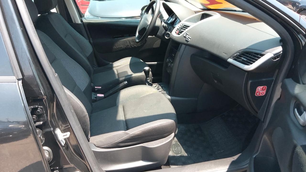 Lancia Ypsilon 1.4 benzina GPL neo patentati