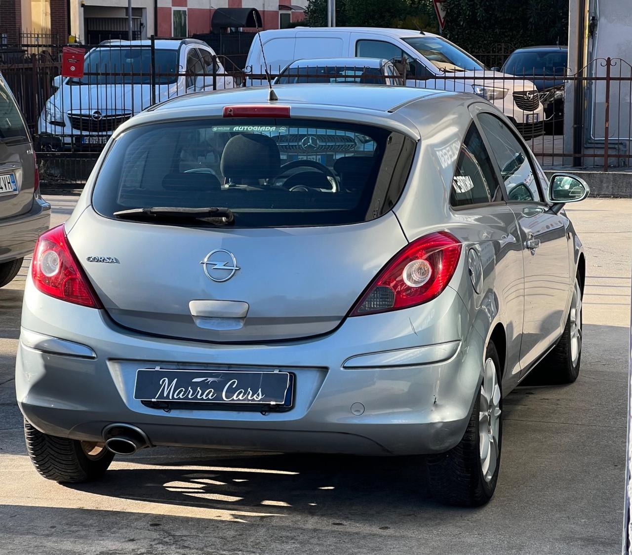 Opel Corsa 1.2 - NEOPATENTATI