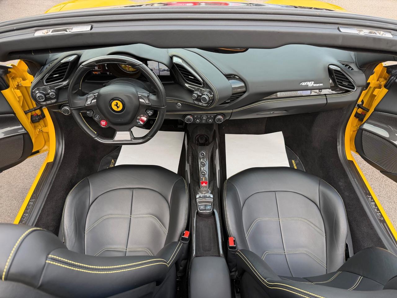 Ferrari 488 Spider/pack carbonio/lift/dispaly passeggero/unica!!!!