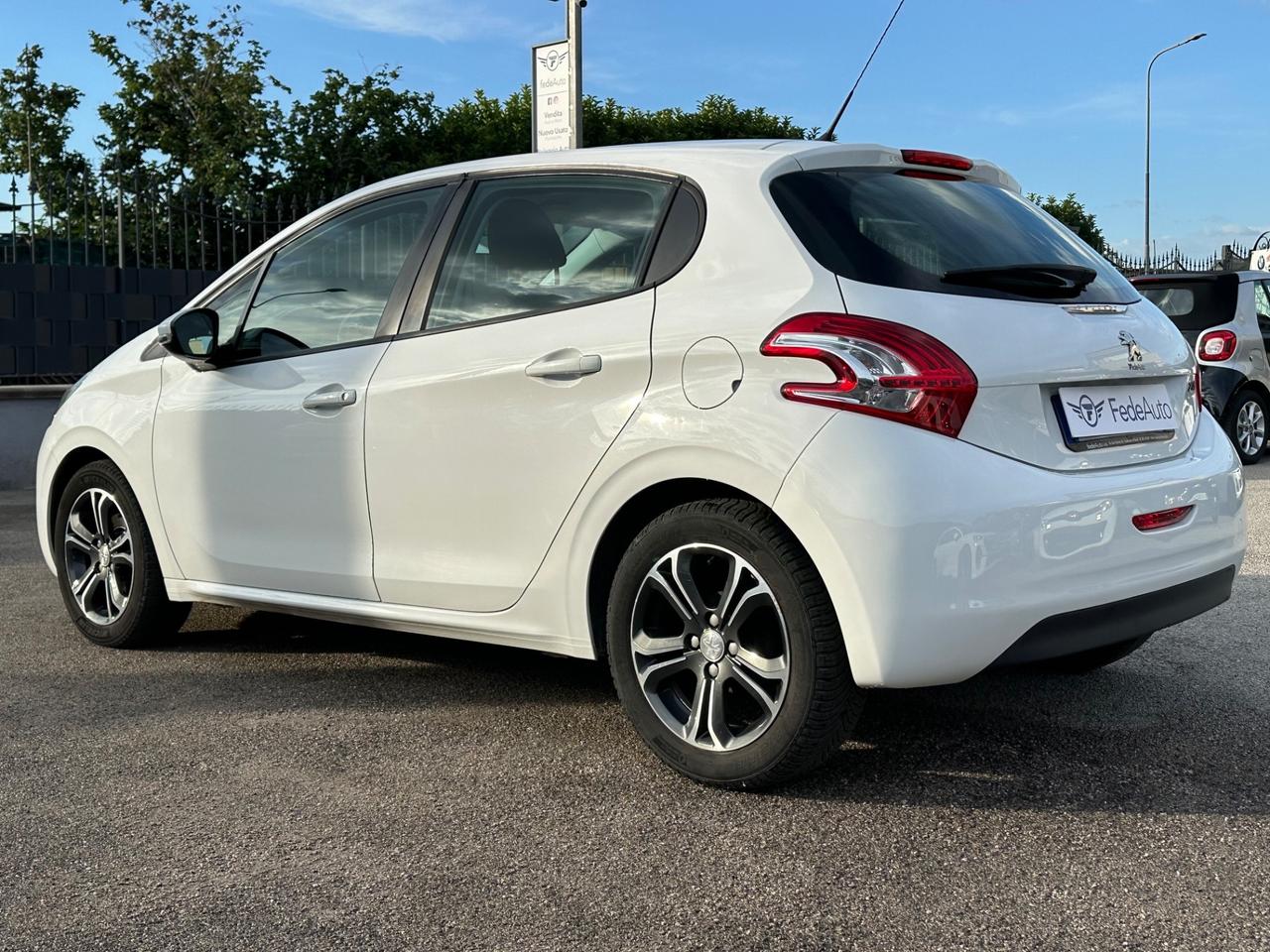 Peugeot 208 PureTech 82 5 porte Allure 2015