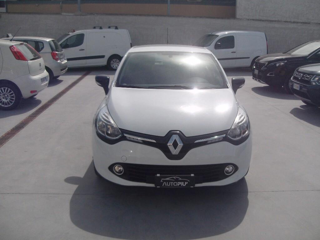 Renault Clio 1.2 75CV Live - 2013