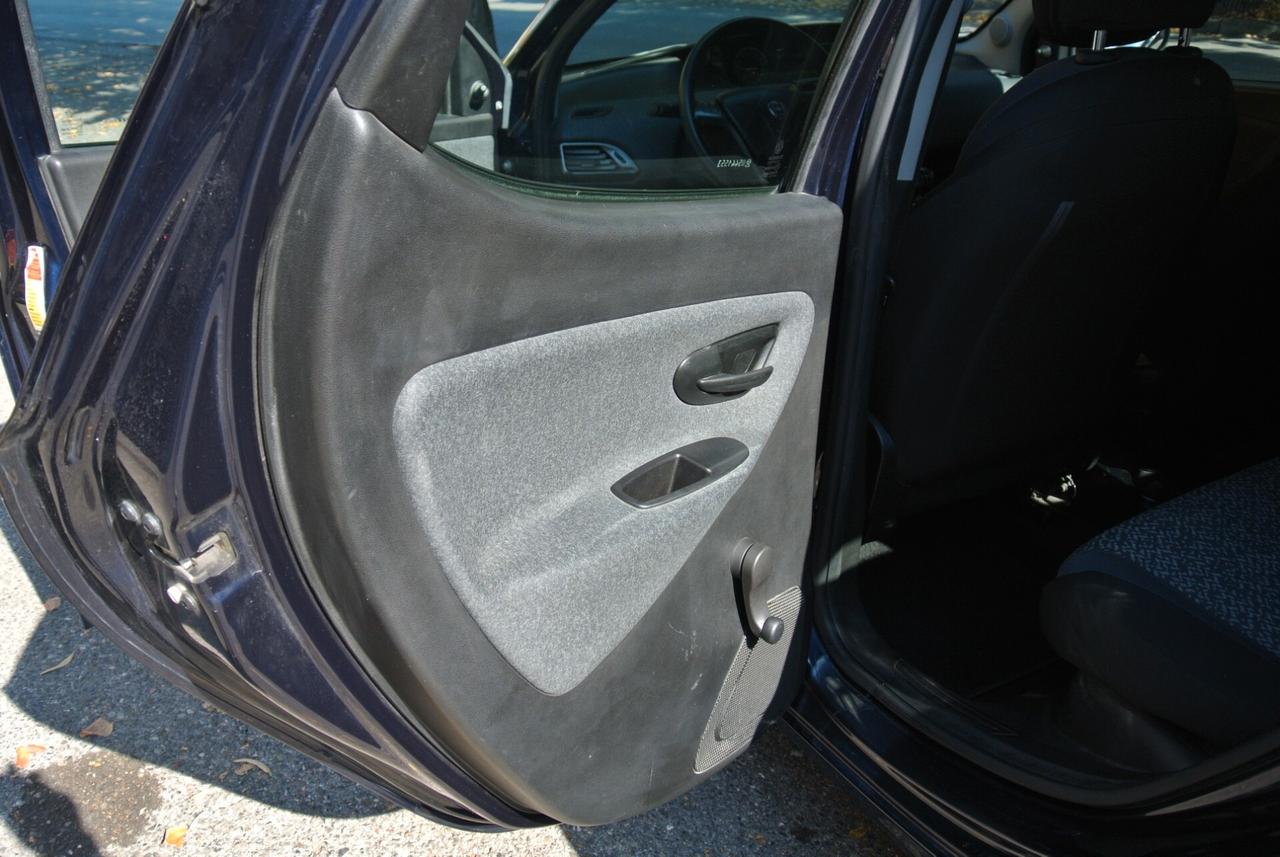 Lancia Ypsilon 1.2 69 CV 5 porte GPL Ecochic Elefantino Blu