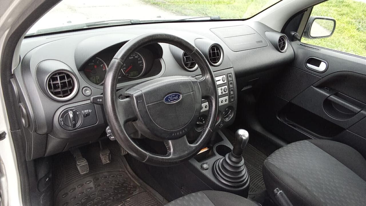 Ford Fiesta 1.2 16V benzina 5p.