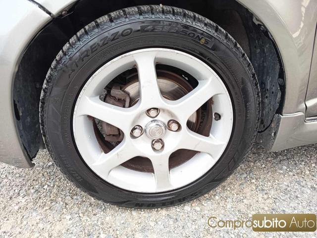 TOYOTA Yaris 1.0i 16V cat 5 porte Sol