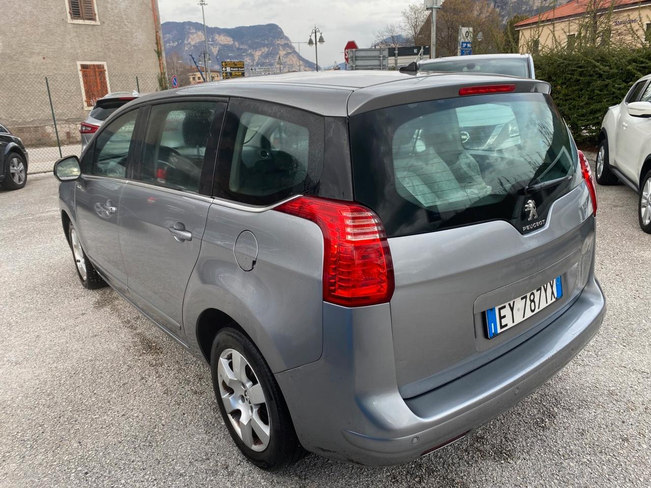 Peugeot 5008 BlueHDi 120 S&S Business