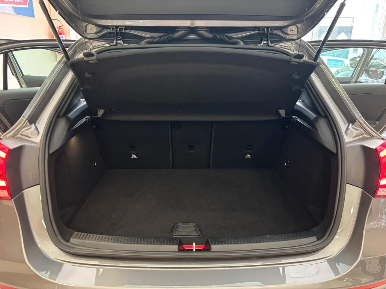 Mercedes Classe A 250e **PARI AL NUOVO**