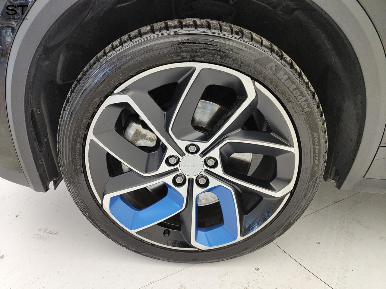 LYNK&CO 01 - 01 PHEV