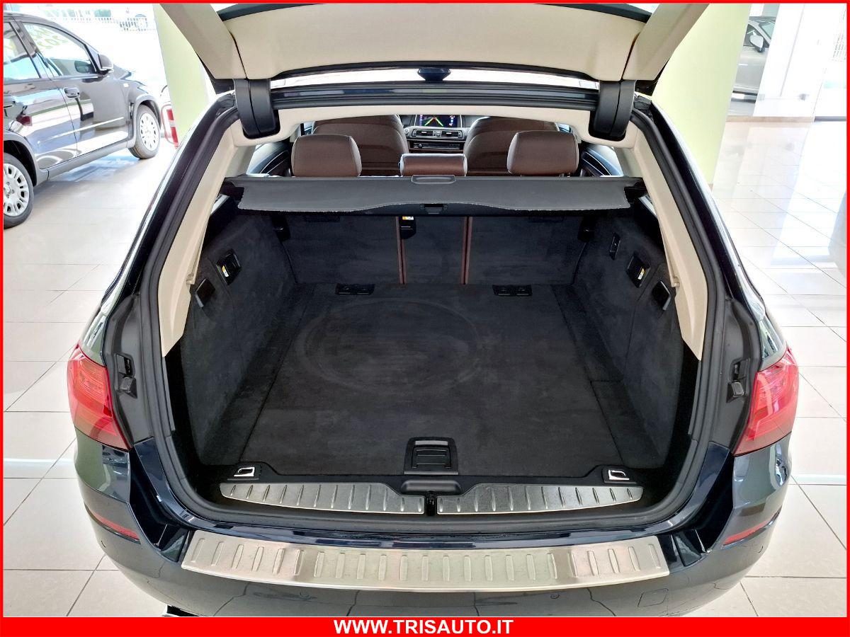 BMW 520d Aut.Touring Luxury (FARI XENO+GANCIO TRAINO+PELLE+NAVI)