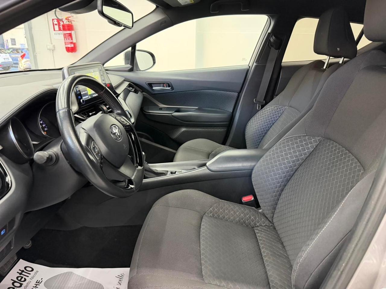 Toyota C-HR 1.8 Hybrid E-CVT Business 2022