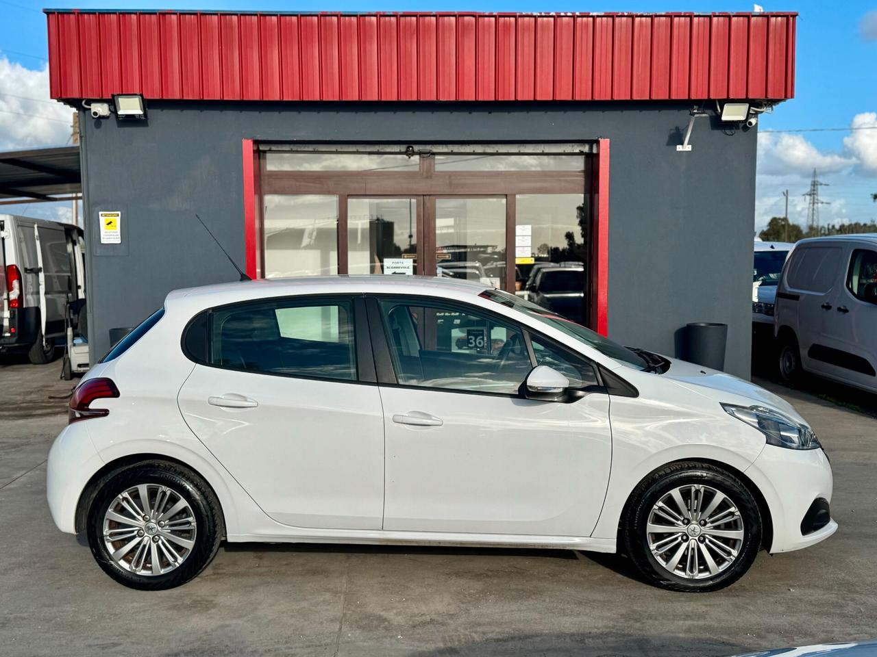 Peugeot 208 BlueHDi 75 5 porte Allure * NEOPATENTATI