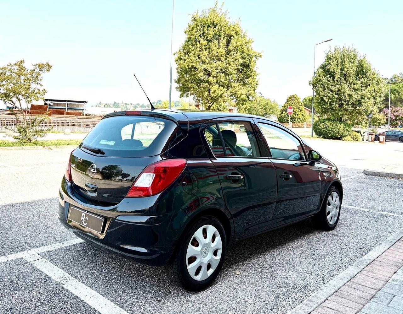 Opel Corsa 1.2 Benzina Neopatentati