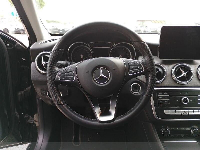 Mercedes-Benz GLA GLA-X156 2017 Benzina 180 Sport