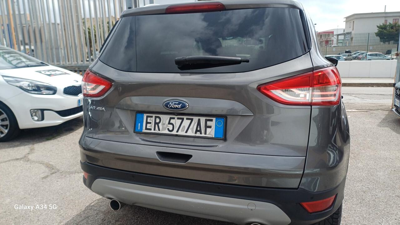 Ford Kuga 2.0 TDCI 140 CV 4WD Titanium