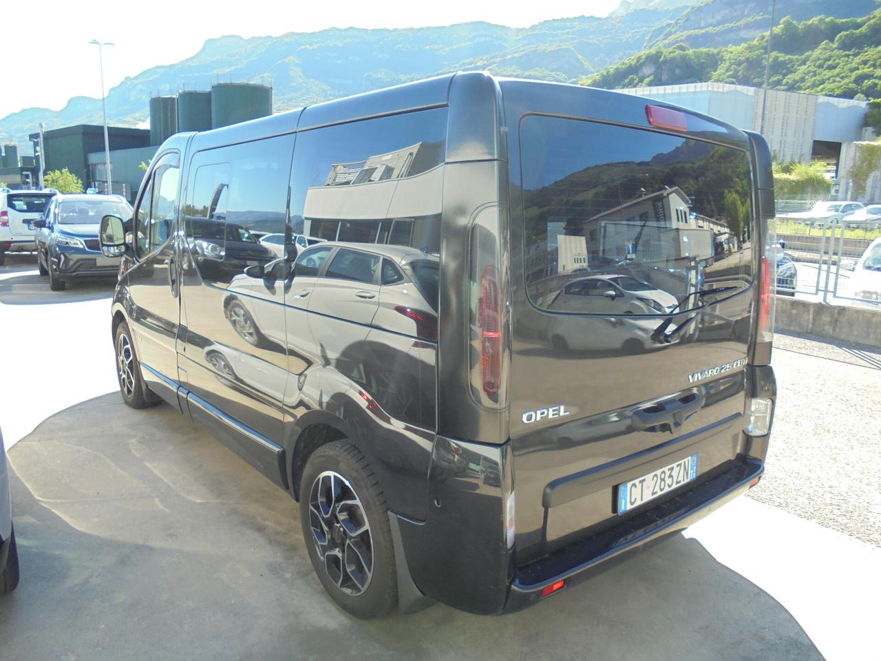 Opel Vivaro 27 2.5 CDTI/135CV PC-TN Tour