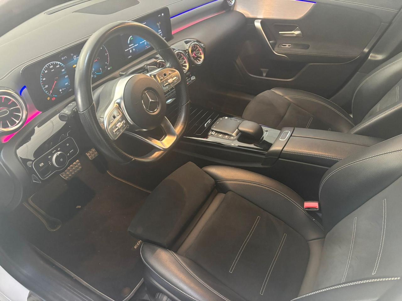 Mercedes-benz 180 Mercedes A180d motore MERCEDES 2.0 AMG Premium Night edition