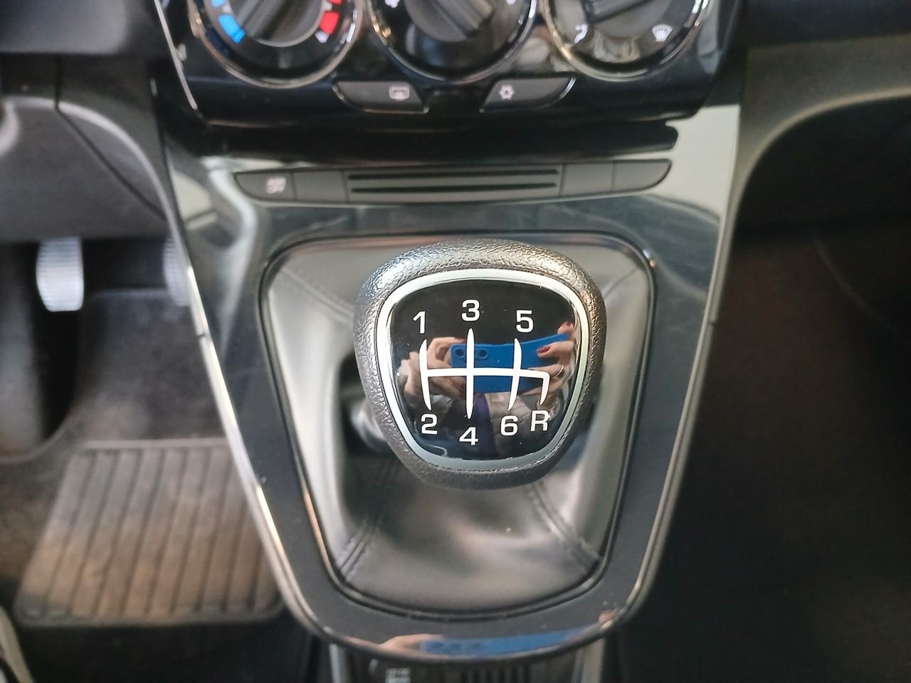 Lancia Ypsilon 1.0 HYBRID 70CV GOLD 2023