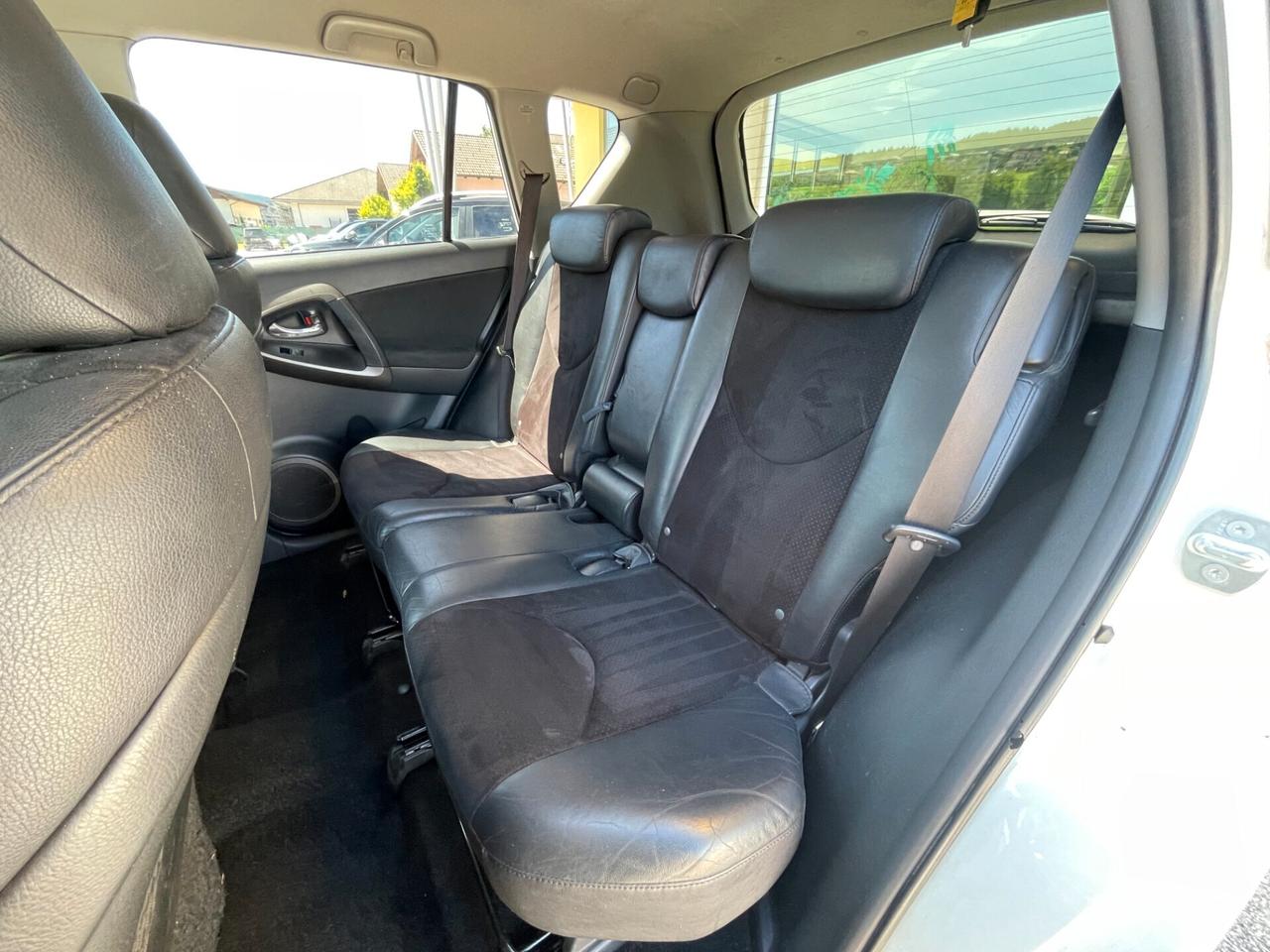 Toyota RAV 4 4x4 Crossover 2.2 D-4D 150 CV Lounge