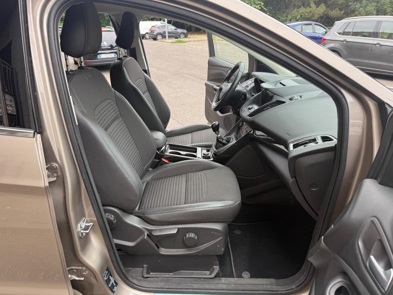 Ford Kuga 1.5 EcoBoost 120 CV S&S 2WD Titanium Business