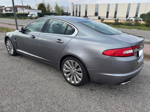 Jaguar XF 2.7D V6 Premium Luxury