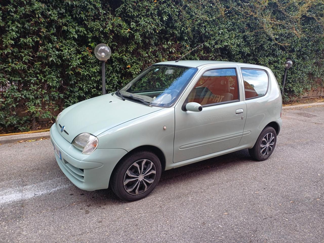 Fiat 600 BENZINA 75.000 KM ORIGINALI NEOPATENTATI