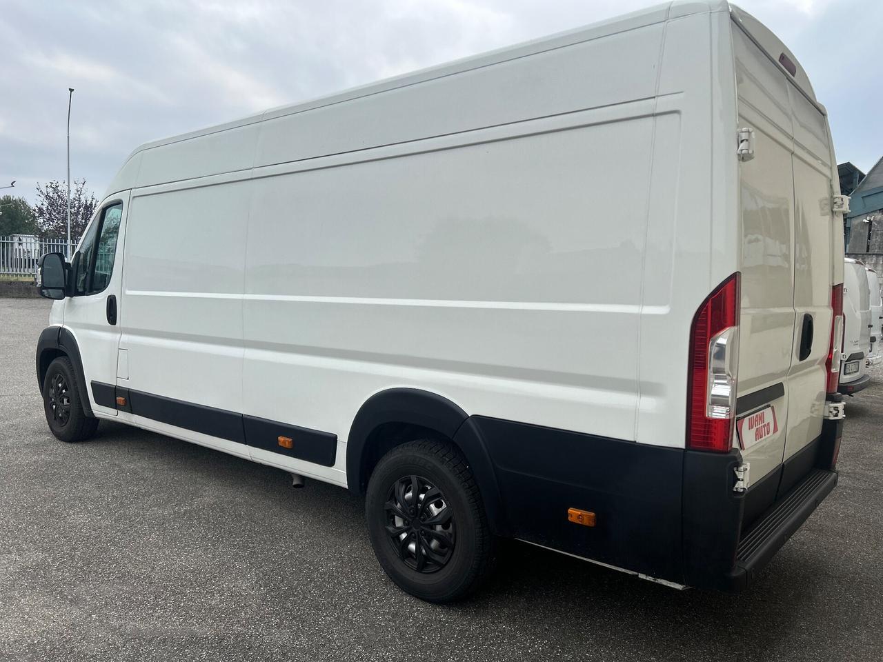 Peugeot Boxer 330 BlueHDi 140