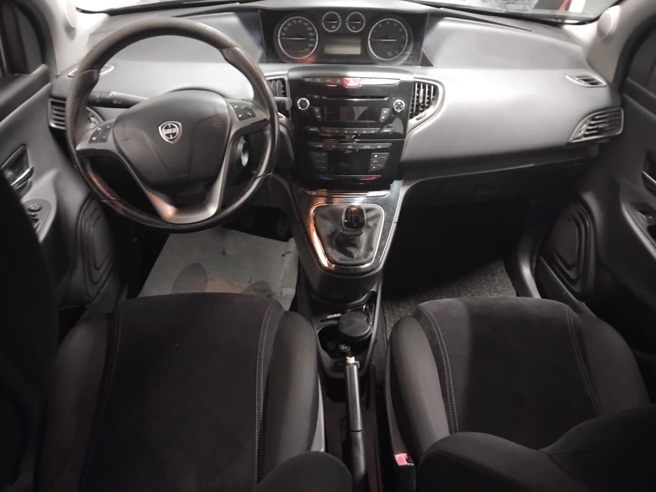 Lancia Ypsilon 0.9 TwinAir 85 CV 5 porte S&S Silver