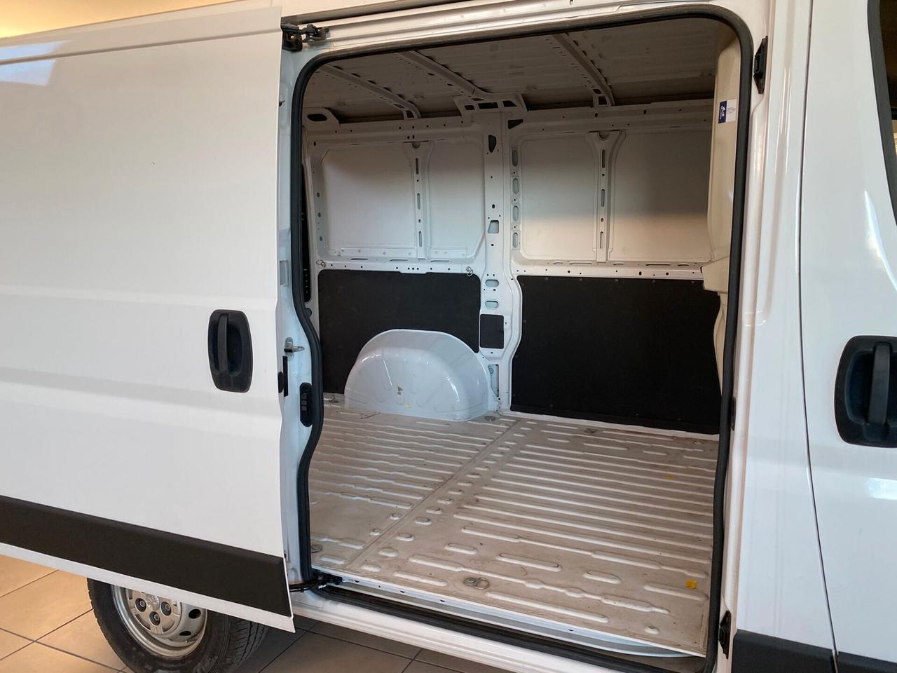 PEUGEOT Boxer 330 2.2 BlueHDi 140 S&S PC-TN Furgone