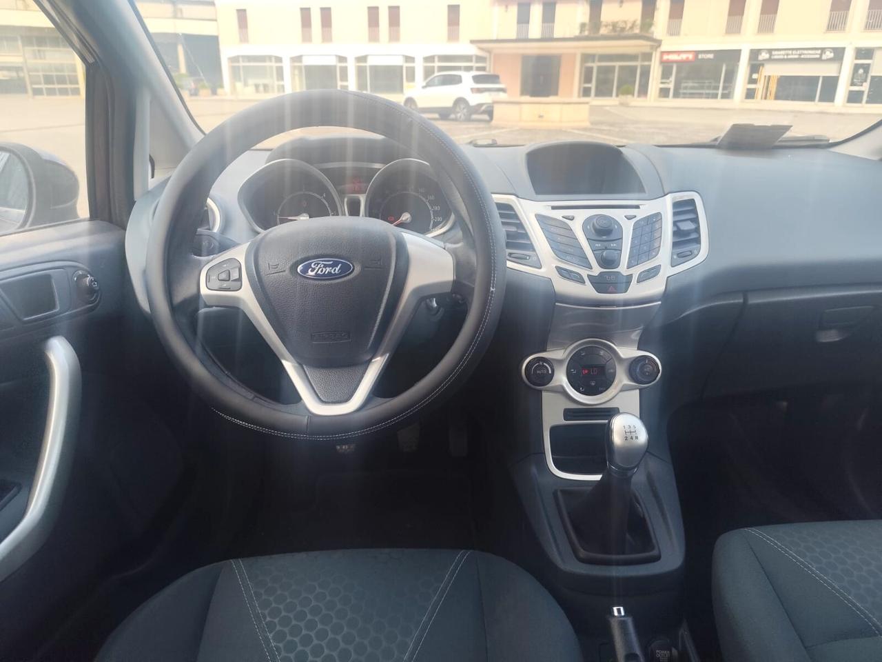 Ford Fiesta 1.4 TDCi 5p. Titanium