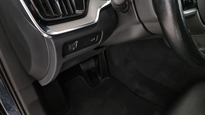 Volvo V60 Cross Country Cross Country D4 AWD Geartronic Business Plus