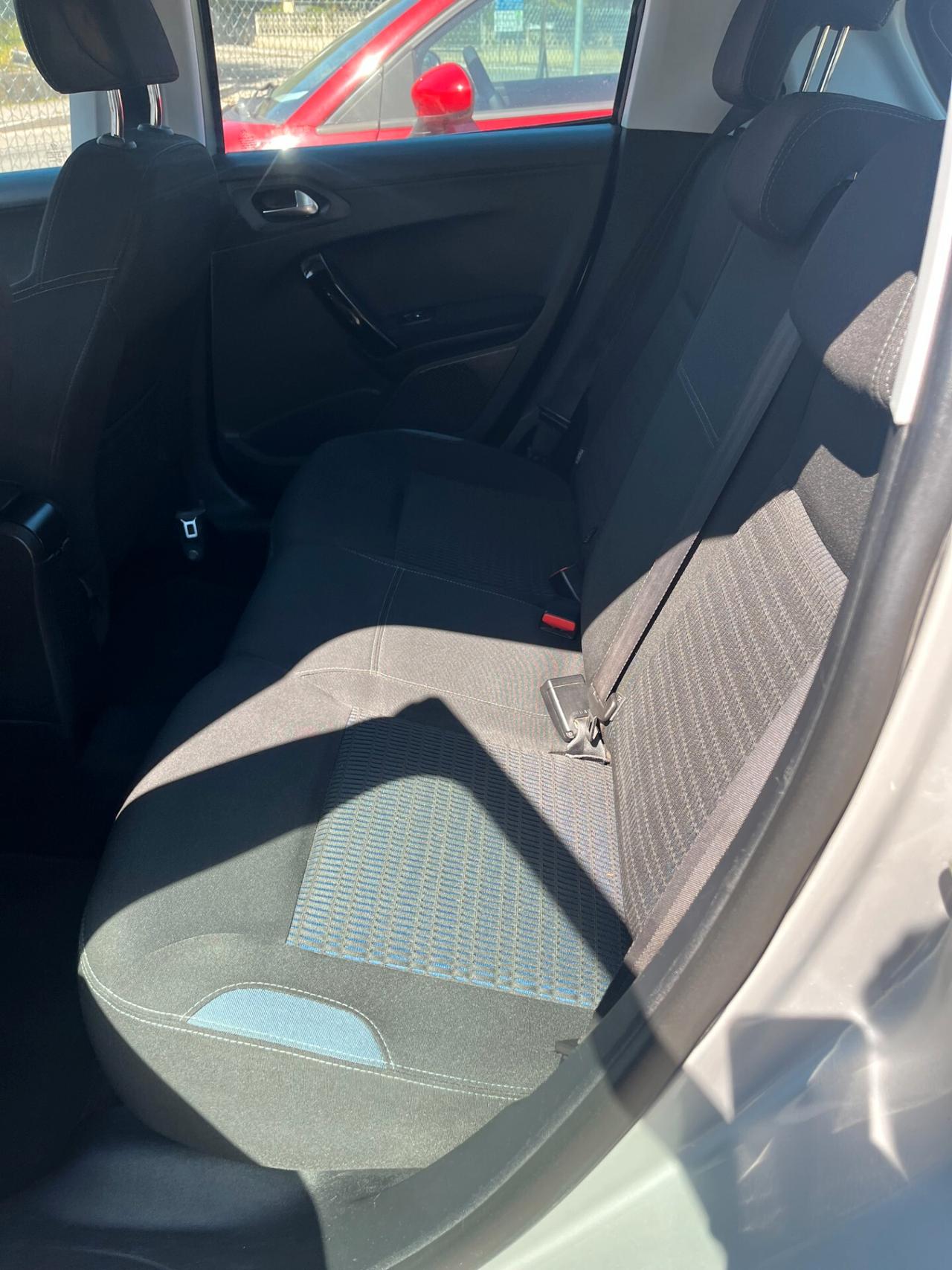 Peugeot 208 1.2 VTi 82 CV 5 porte Access