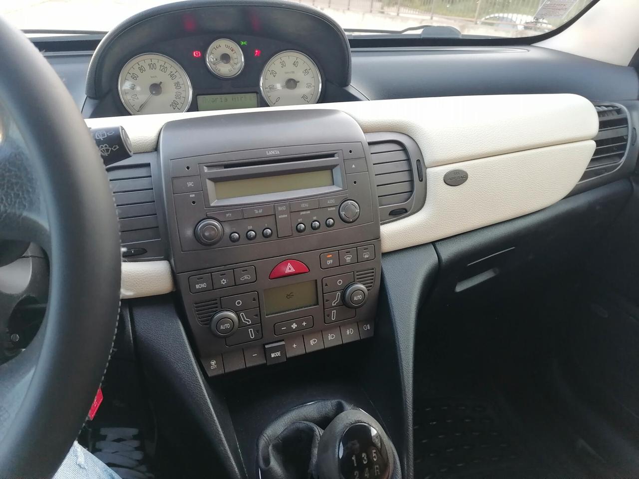 Lancia Ypsilon 1.3 Multijet 16V Platino