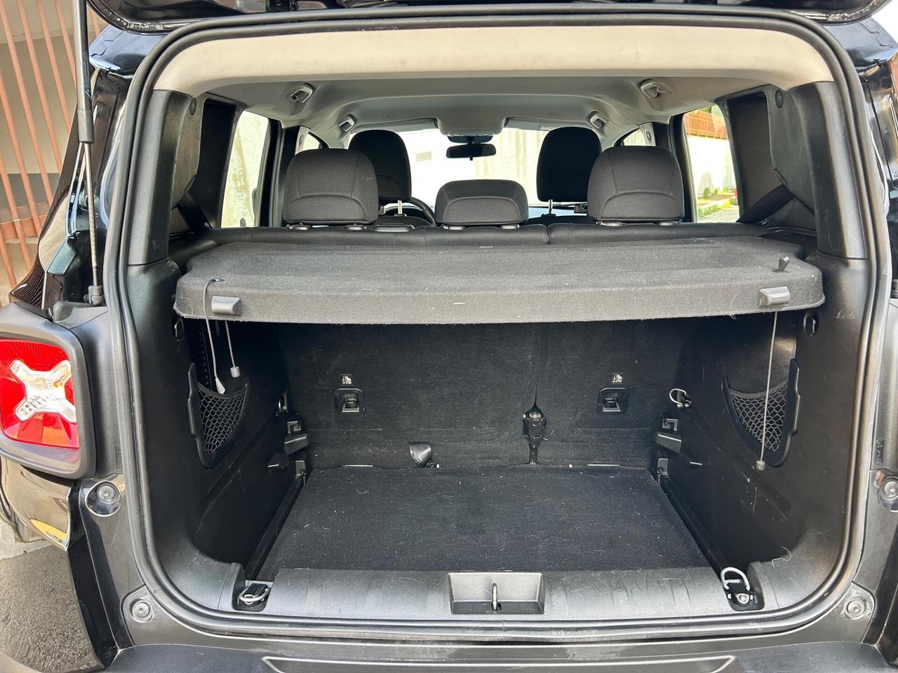 Jeep Renegade 1.6 Mjt Sport ideale per neo patenta