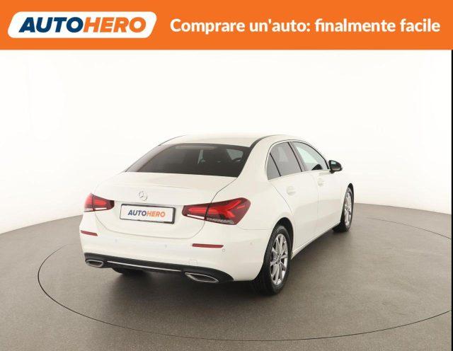 MERCEDES-BENZ A 200 d Automatic Premium