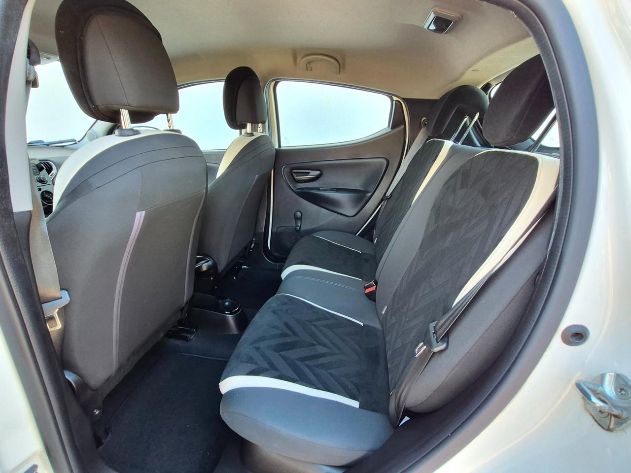 Lancia Ypsilon 0.9 TwinAir 85 CV Metano Ecochic Gold