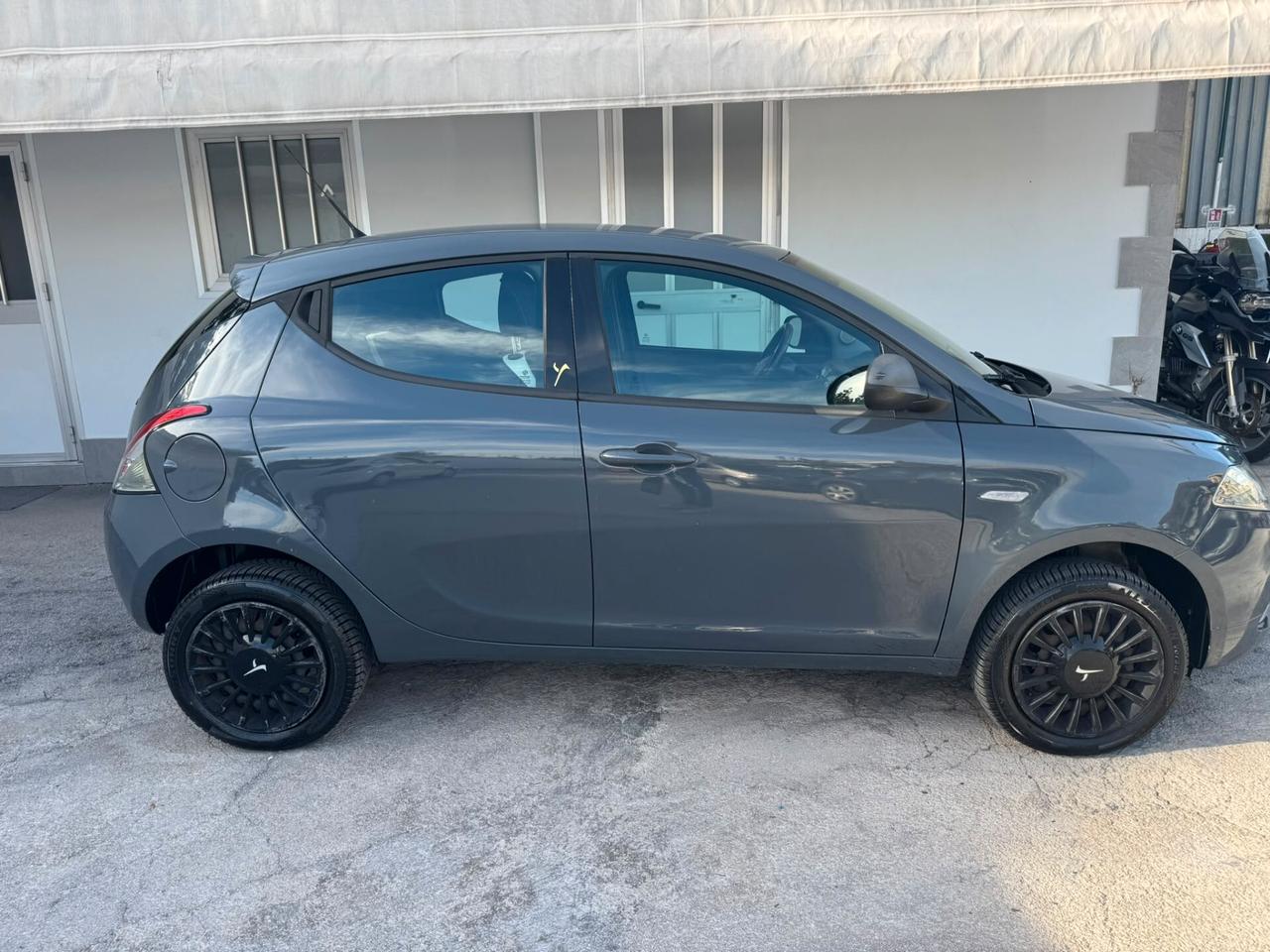 Lancia Ypsilon 0.9 TwinAir 5 porte Metano Ecochic Elefantino