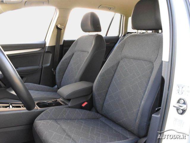 VOLKSWAGEN Golf Variant 2.0 TDI Life DSG Fari LED, App-Connect, ACC KM CER