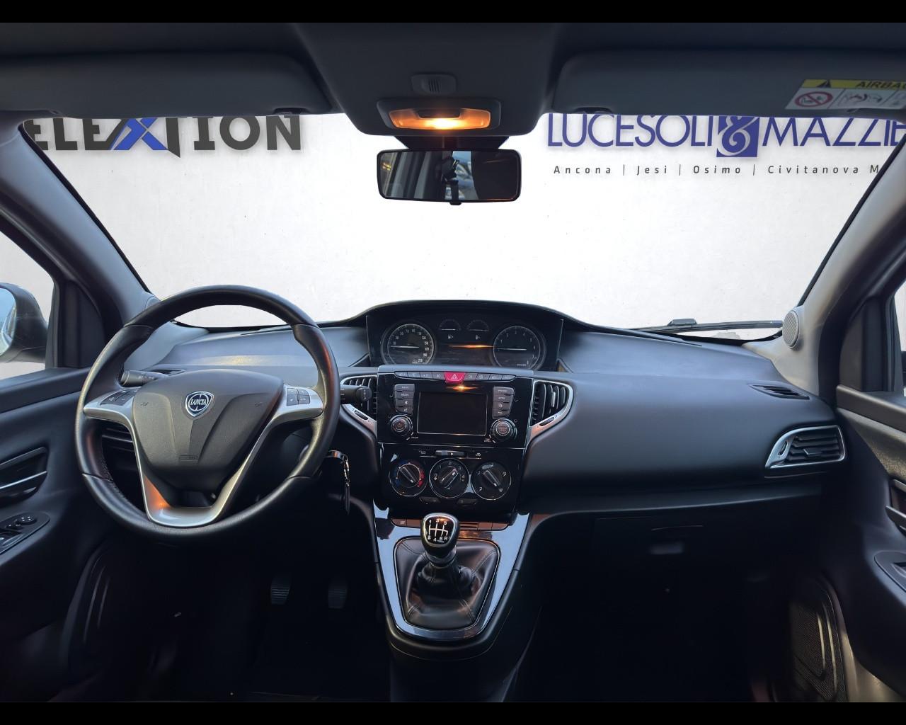 LANCIA Ypsilon 3ª serie - Ypsilon 1.0 FireFly 5 porte S&S Hybrid Ecochic Gold