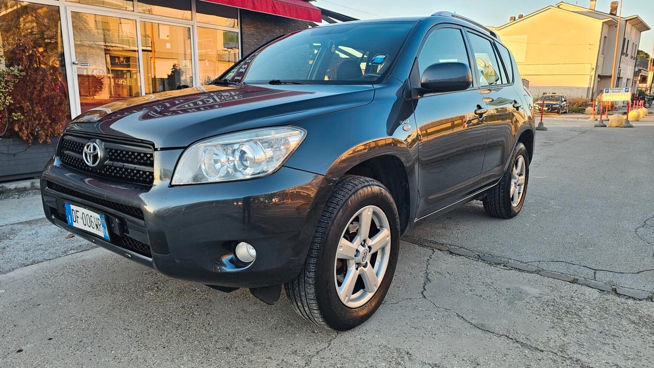 Toyota RAV 4 RAV4 2.2 D-4D 136 CV Luxury