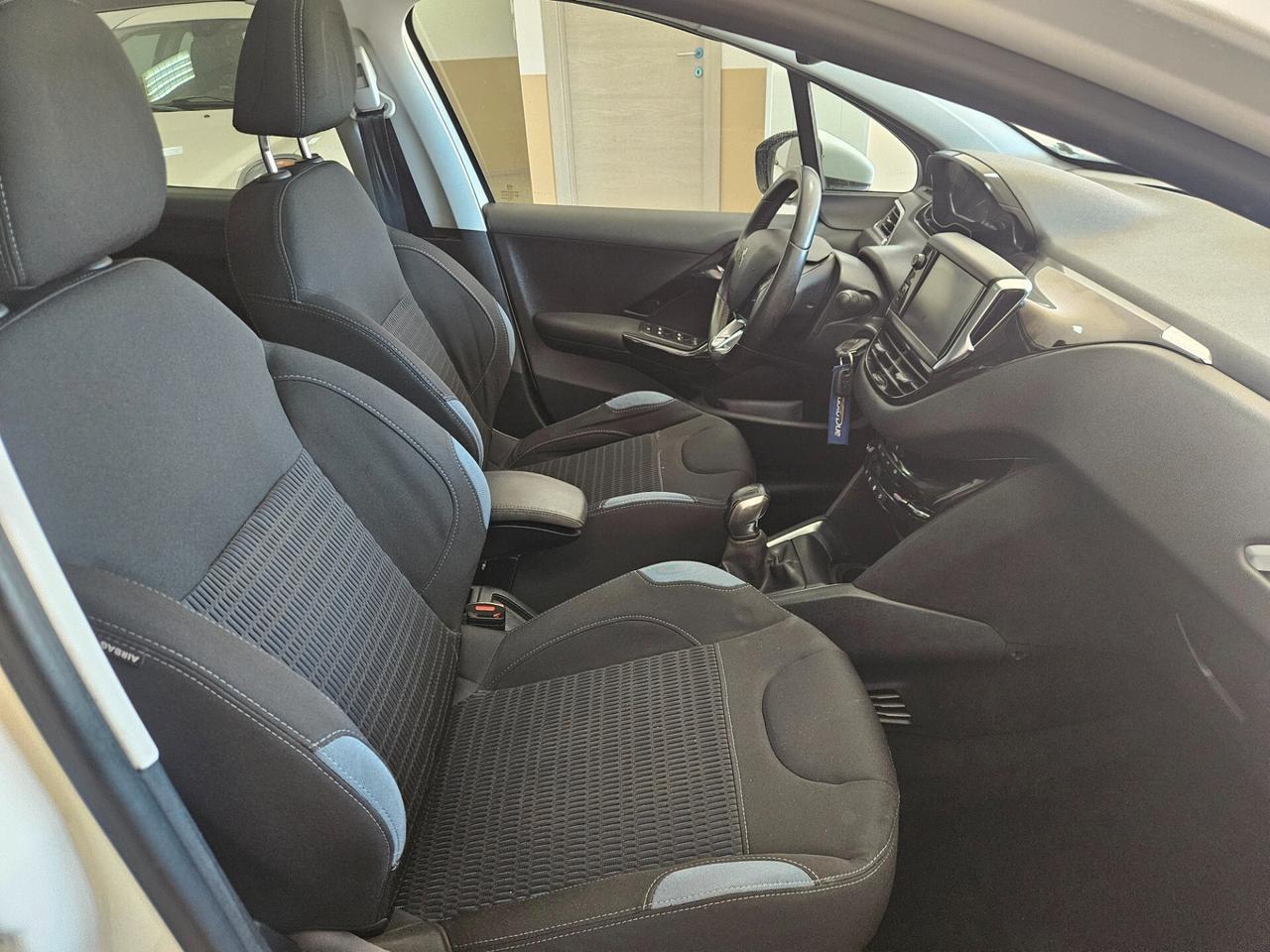 Peugeot 208 1.4 HDi 68 CV 5 porte Allure